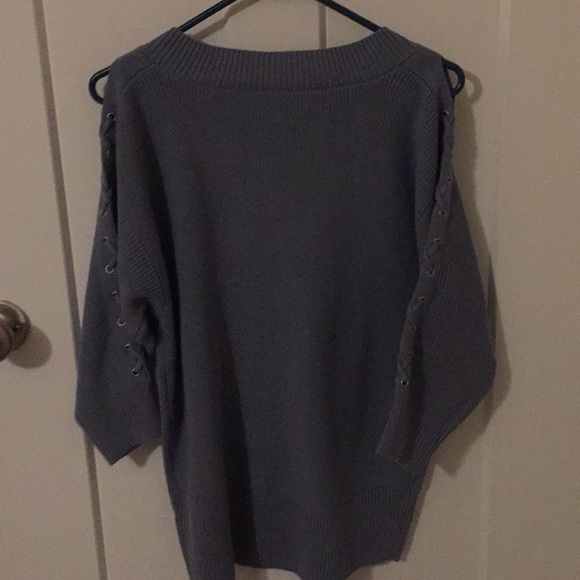 NW&Co Skye Blue sweater, 3/4 braided sleeves NWT - Picture 3 of 3
